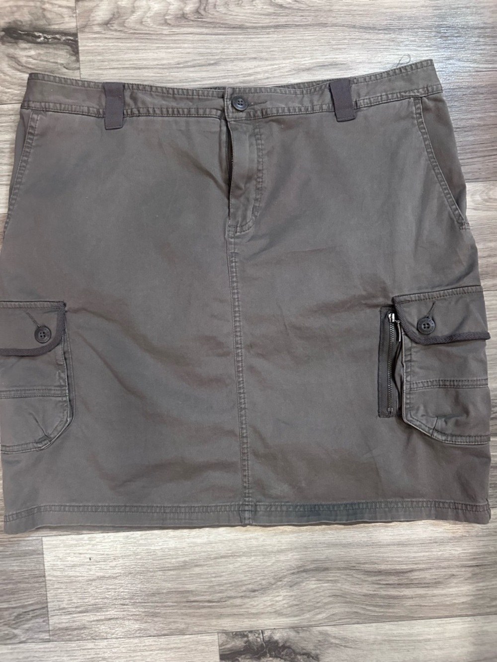 Columbia Utility Cargo Pocket Skirt in Brown Size 14